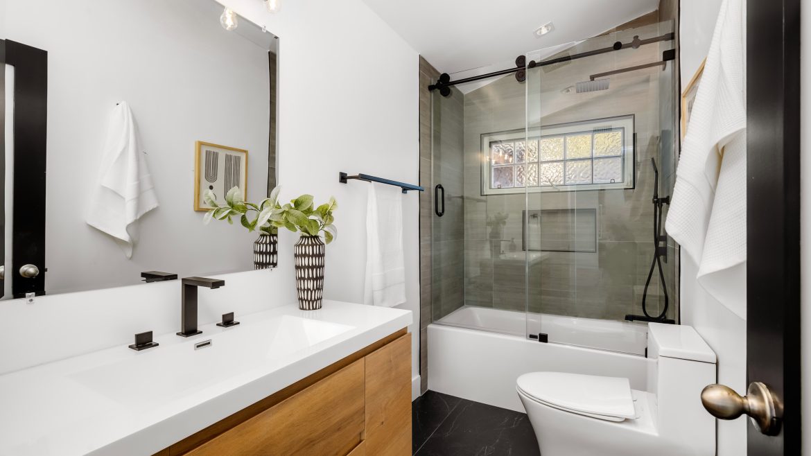modern hollywood hills home bathroom in los angele 2025 01 31 21 54 14 utc